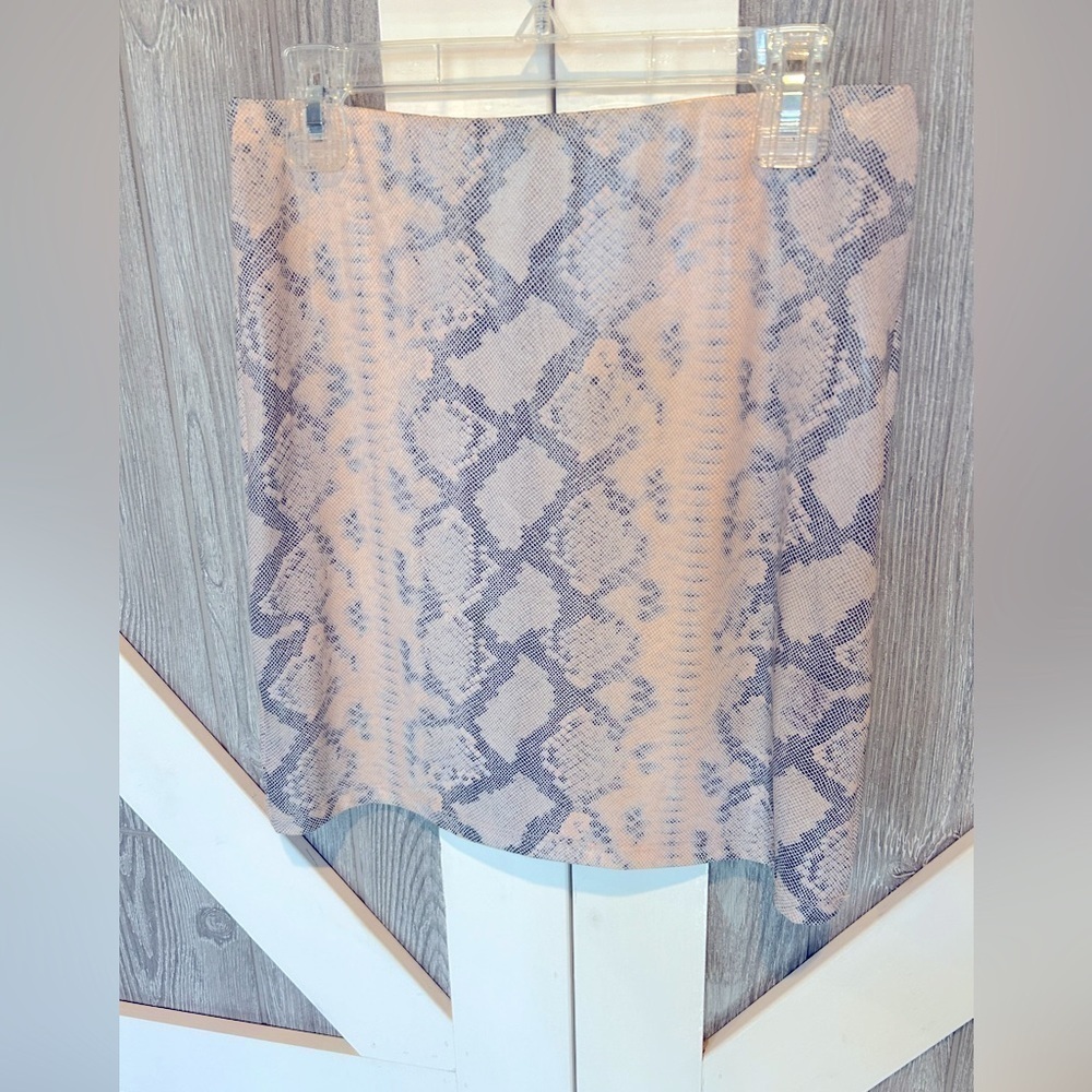 Bag105. Windsor pink and grey snakeskin design small